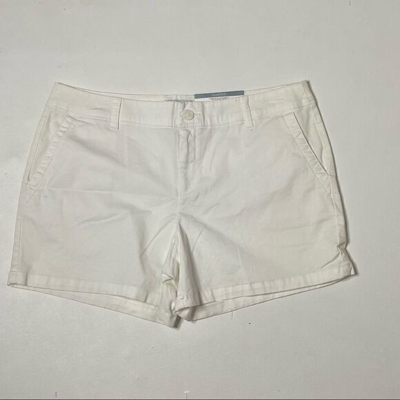 Liz Claiborne | NWT Classic White Shorts - Picture 1 of 6